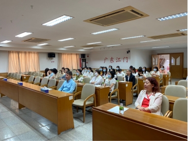 230331市自然资源局召开“巾帼心向党&bull;奋进新征程”“三八”妇女节专题讲座 (3).jpg